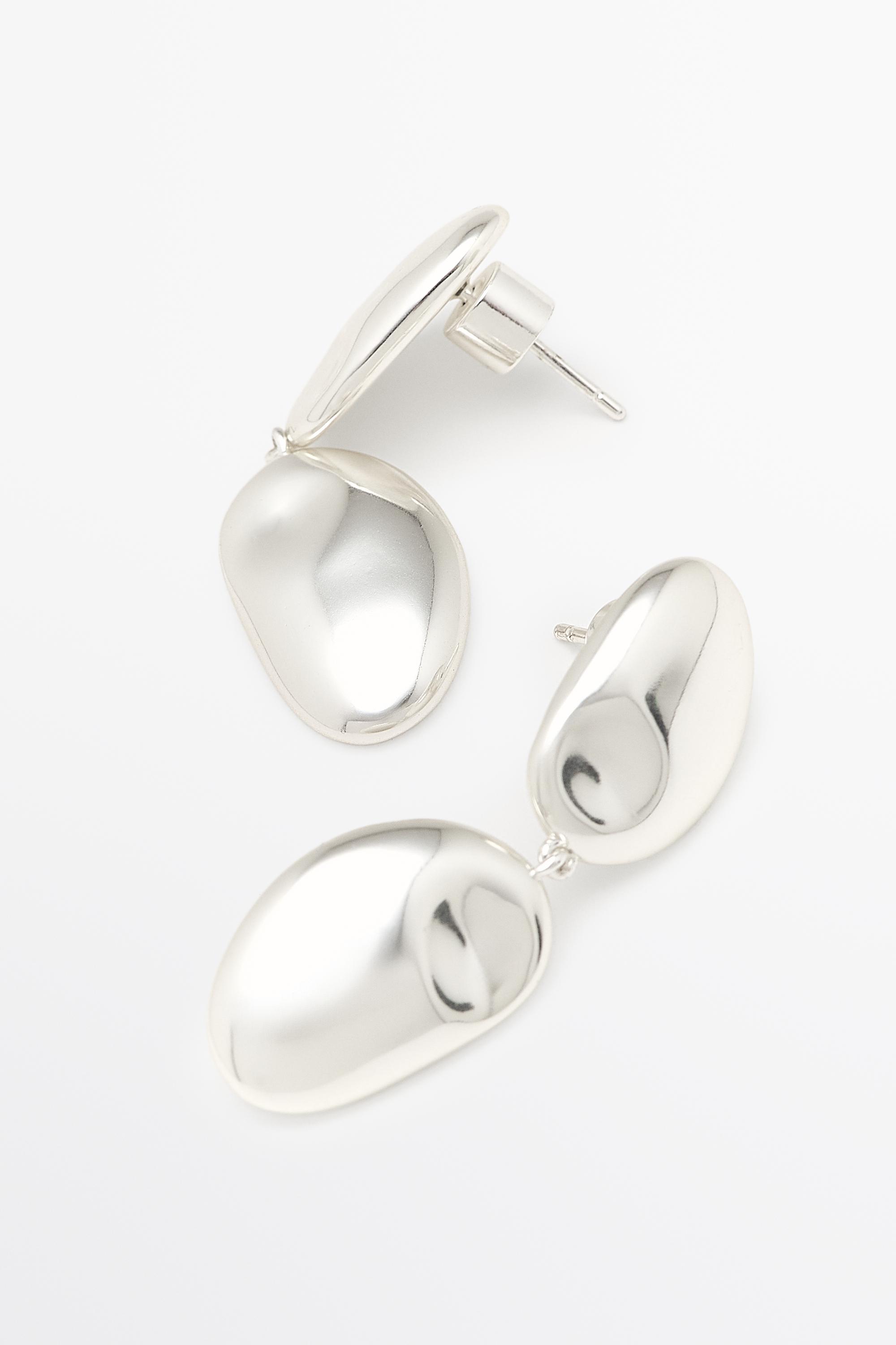 Metallic piece dangle earrings